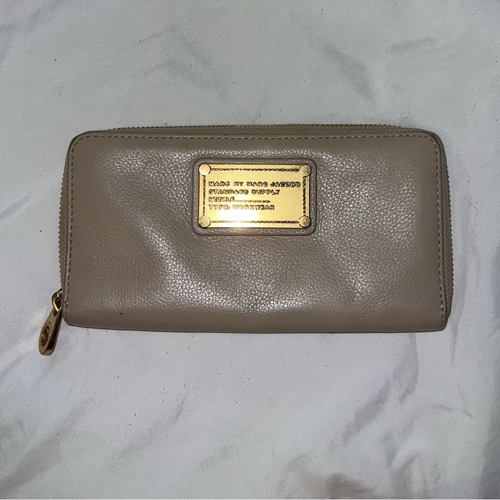 Mac Jacobs Tan Zip Wallet